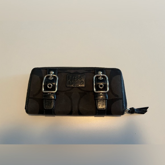 Coach wallet - Picture 1 of 15